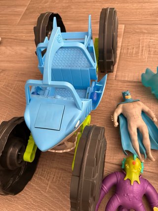 Lote Goo Jit Zu figuras estirables y coche