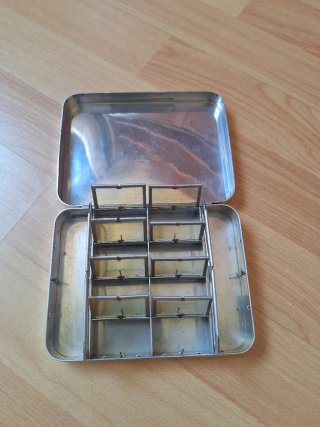 Caja pesca mosca aluminio compartimentos