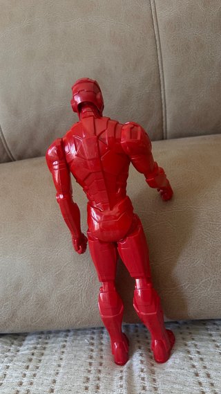 Muñeco Ironman Rojo y Dorado- Hasbro