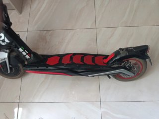 2 Patinetes Eléctricos Aprilia eSR1