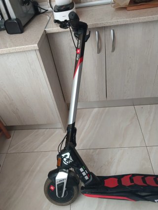2 Patinetes Eléctricos Aprilia eSR1