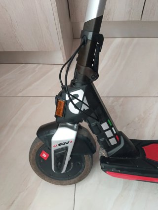 2 Patinetes Eléctricos Aprilia eSR1