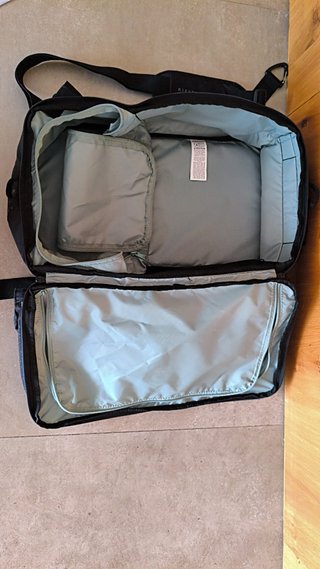 Mochila Viaje Kipsta Urban 35L Negra Gris