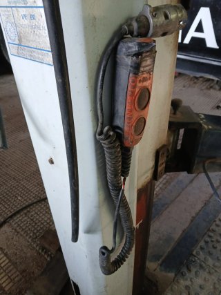Mando Puerta Elevadora