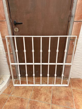 Reja de seguridad blanca