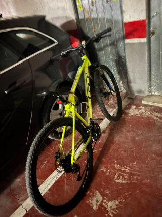 Bicicleta de Montaña GT Color Lima