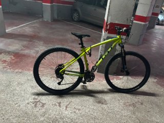 Bicicleta de Montaña GT Color Lima