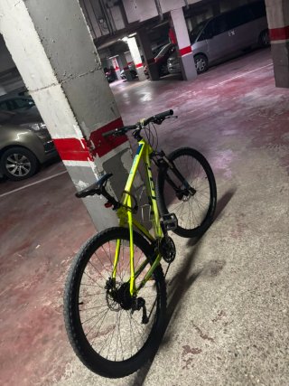 Bicicleta de Montaña GT Color Lima