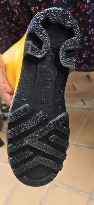 Botas de agua amarillas de seguridad