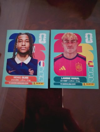 Cromos Panini Michael Olise y Lamine Yamal