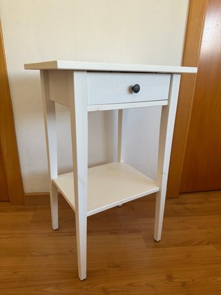 Mesa de noche IKEA HEMNES blanca