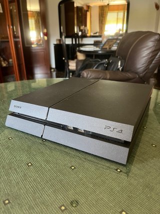PS4 500GB con lector de disco.