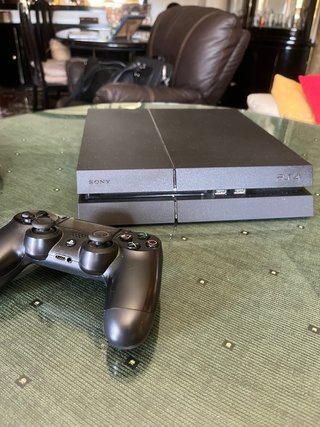 PS4 500GB con lector de disco.