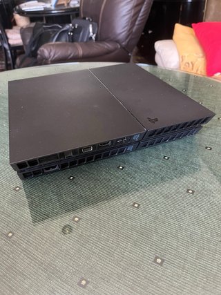 PS4 500GB con lector de disco.
