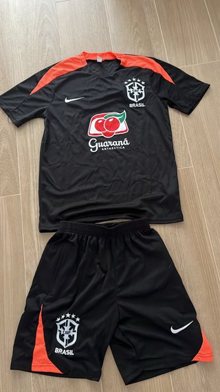 Conjunto Brasil Negro Naranja