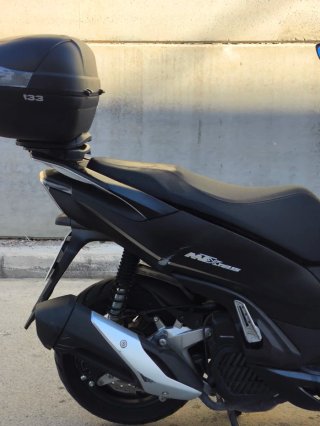 QJ MTX 125cc Maxi Scooter Negra 2025 con 8.466 km