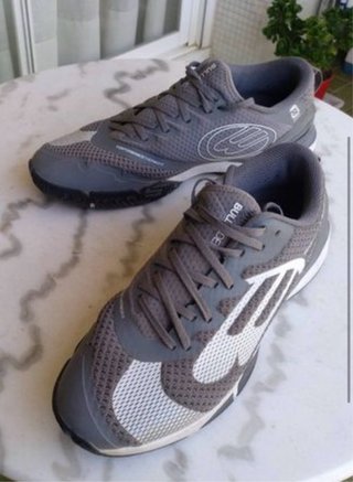 Zapatillas Bullpadel Hack Hybrid casi sin uso