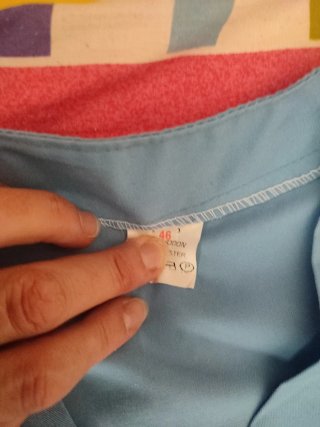Pijama de enfermera azul.