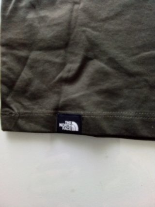 Camiseta The North Face Verde kaki..