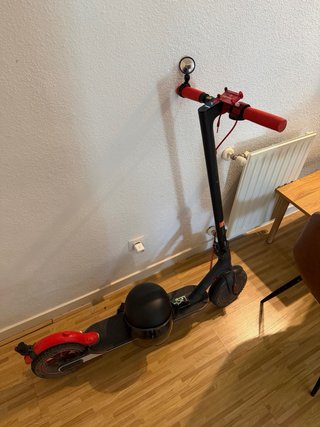 Patinete eléctrico Xiaomi en buen estado con casco