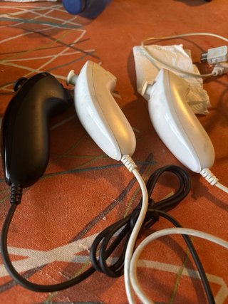 Consola Nintendo Wii Negra + mandos y caja origina