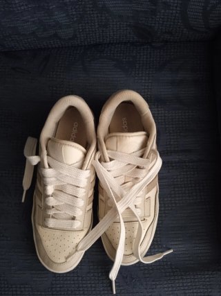 Zapatillas Adidas Rapid Court Low Beige/Blanco