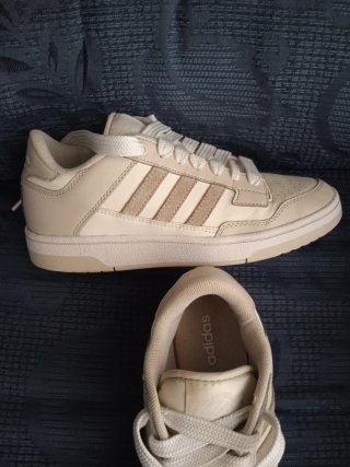 Zapatillas Adidas Rapid Court Low Beige/Blanco