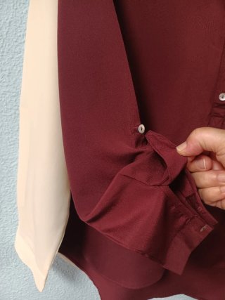 Camisas en beige y granate suelta