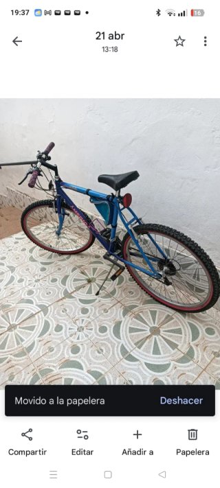 Bicicleta azul Merida