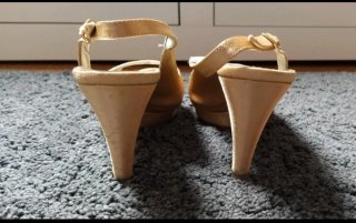 Zapatos de fiesta dorados