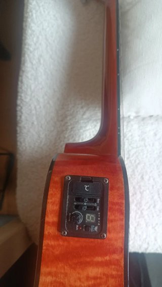 Ukelele Tanglewood Tiare TWT Tenor Electroacústico