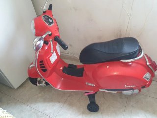 Moto Infantil Vespa Roja