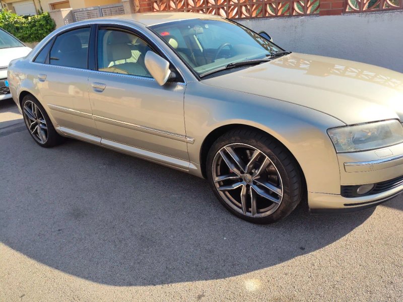 Audi A8 2004 - foto 1