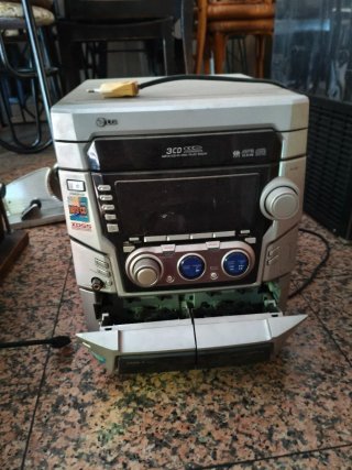 Equipo de música LG CD/MP3/Radio