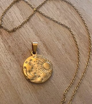 Collar acero inoxidable dorado sol y luna