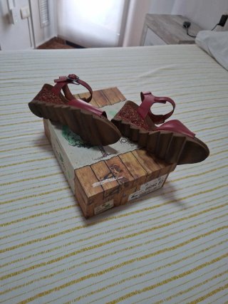 Sandalias TakeMe piel burdeos Talla 37.