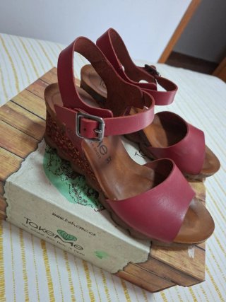 Sandalias TakeMe piel burdeos Talla 37.