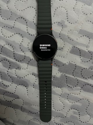 Samsung Galaxy Watch 7 con cargador