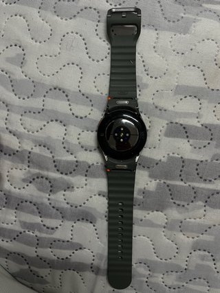Samsung Galaxy Watch 7 con cargador