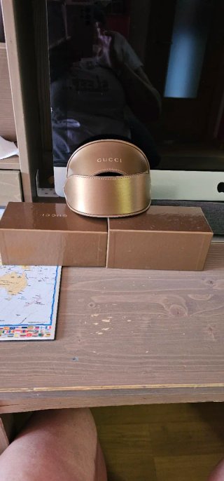 Funda y caja original Gucci