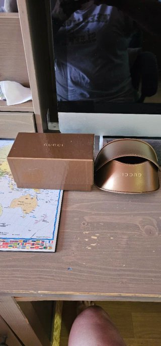 Funda y caja original Gucci