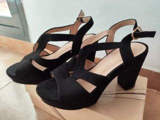 Tacones negros de plataforma