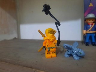 Figura Lego Ninjago Naranja con látigo
