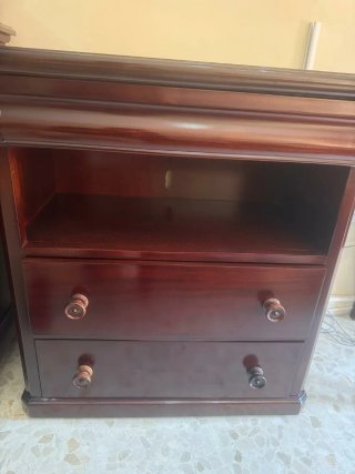 Mueble vitrina madera y cristal