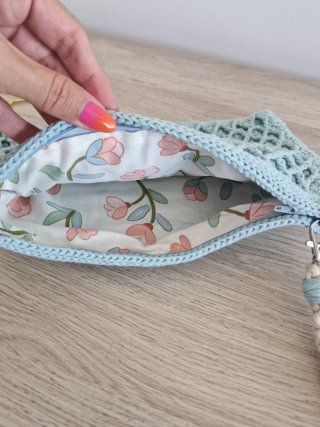 Bolso Clutch Tejido a mano enAzul y asa macrame