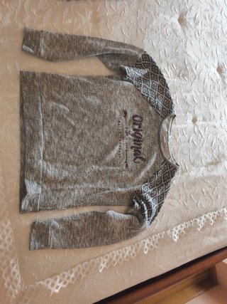 Sudadera gris diseño tribal talla S