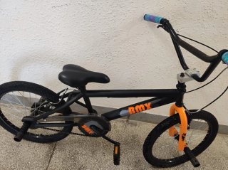 Bicicleta BMX Naranja y Negra