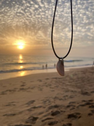 Collares únicos en plata y latón