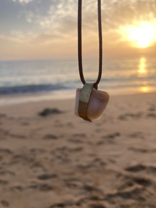 Collares únicos en plata y latón