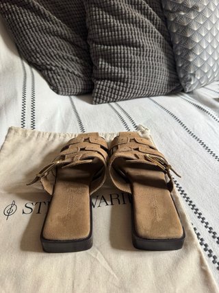 Sandalias cangrejeras piel Stradivarius
